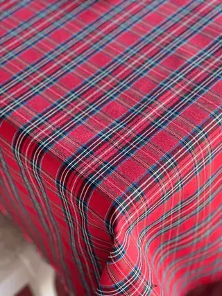 Mantel de loneta Tartán en color Rojo Cuadro Pequeño